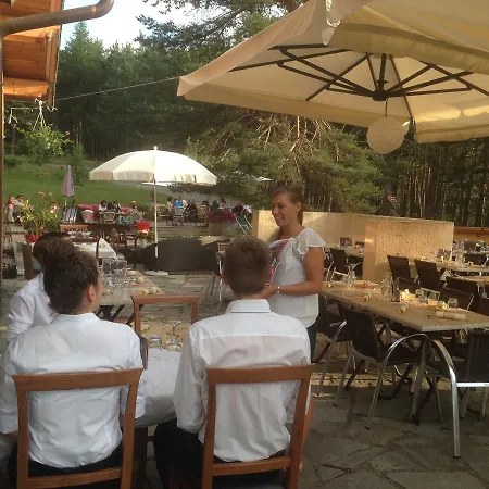 - Domaine De L'adoux Hotel Montclar (Alpes-de-Haute-Provence)