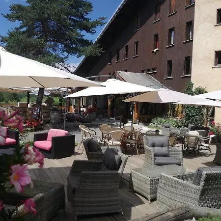- Domaine De L'adoux Montclar (Alpes-de-Haute-Provence)