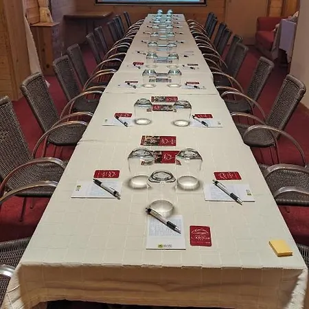 Domaine De L'adoux Отель Монклар